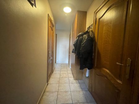 Appartement op 1ste verdieping met 2 slaapkamers en terras. - Photo 5