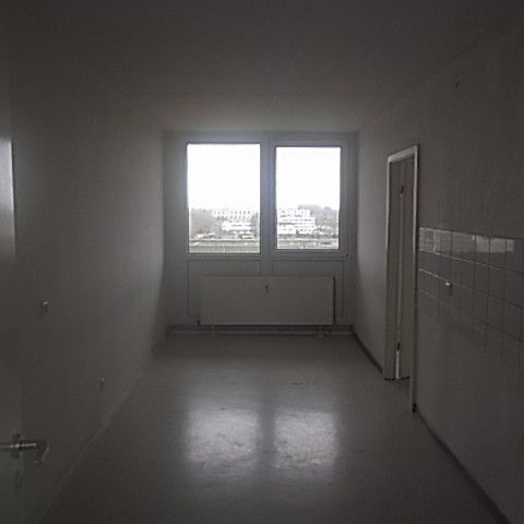 Teil-renovierte 3-Zimmer-Wohnung mit 87,97m² sofort verfügbar - Photo 1