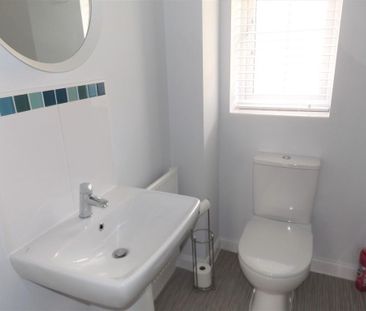 3 bedroom detached house to rent - Photo 2