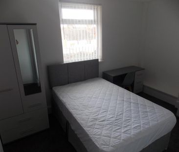 9 bedroom private hall to rent - Photo 5