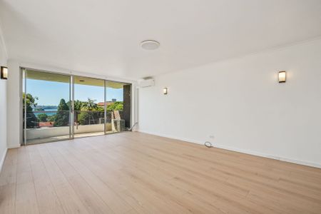 Newly Updated and Light Filled Apartment With Harbour Views - Photo 5