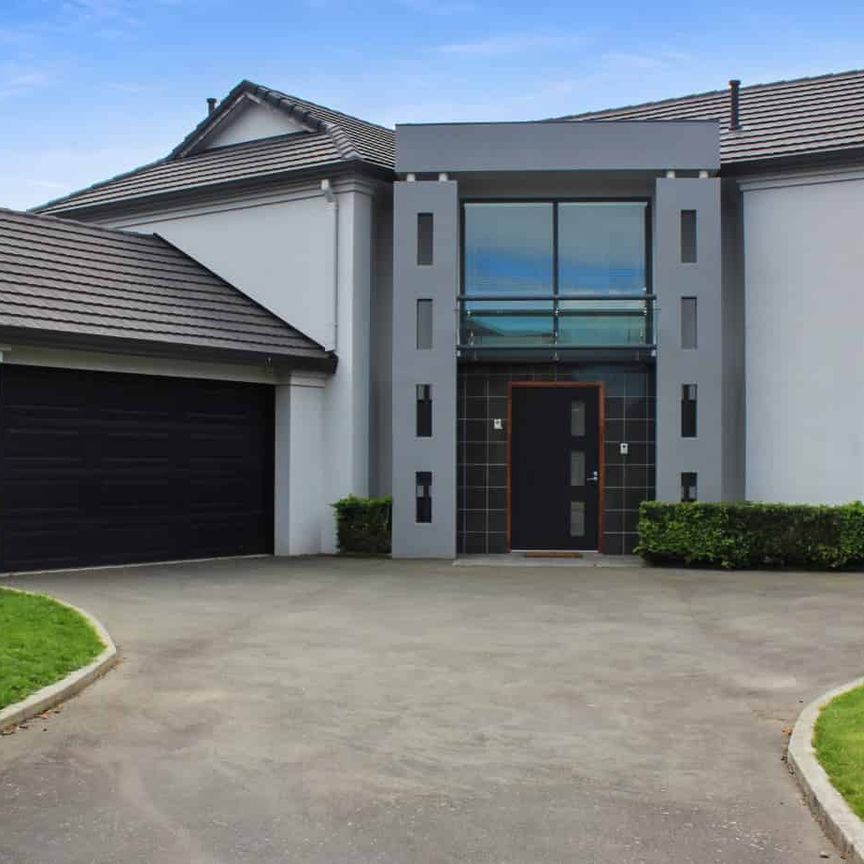 Executive Partly Furnished Home In Prestigious Chateau Drive - Photo 1