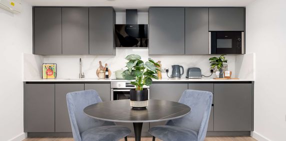 Park Street Room 1 - Photo 2