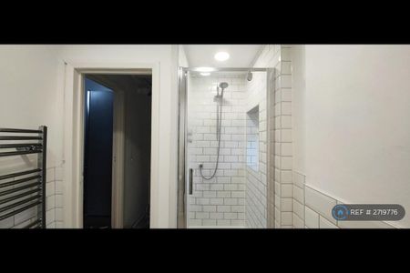 4 bedroom maisonette to rent - Photo 5