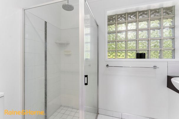 Stunning Family Home - Photo 1