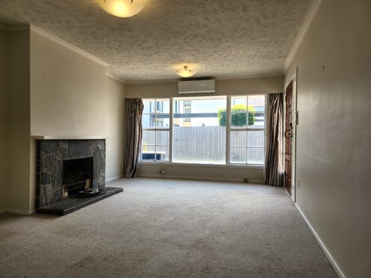 Short Term Rental Available Only - Two bedroom unit in Edgeware/St Albans - Photo 1