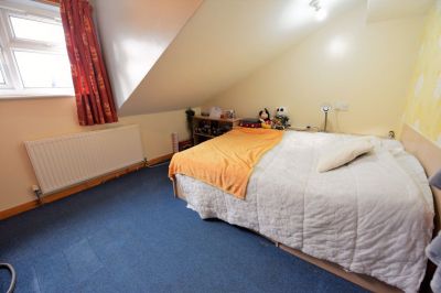 2 bedroom Flat in Cardigan Road, Leeds - Photo 5
