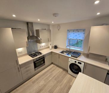 3 bedroom semi-detached house to rent - Photo 6