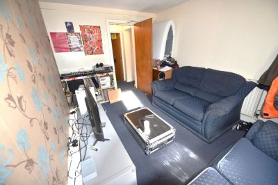 2 bedroom Flat in Kensington Terrace, Leeds - Photo 4