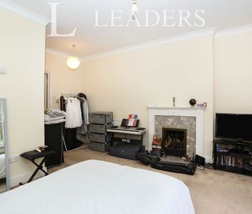 studio to rent Horniman Grange, 68 London Road, London, SE23 - Photo 1