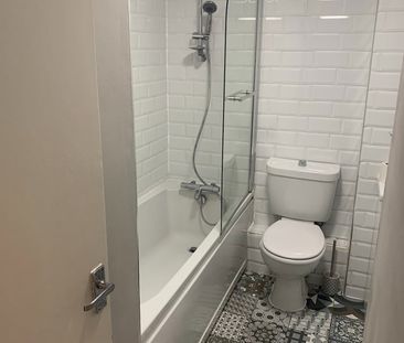 1 Bed Flat, Southwark Park Road, SE16 - Photo 4