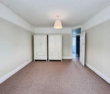 4 bedroom end of terrace house to rent - Photo 3