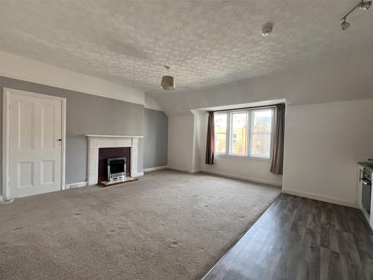 Avenue Victoria, Scarborough - Photo 1