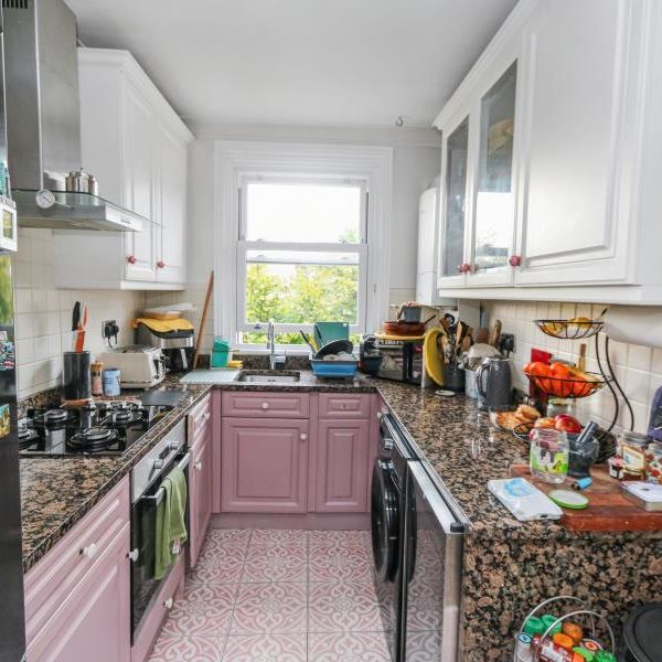 Ellerton Road, Surbiton, KT6 - Photo 1