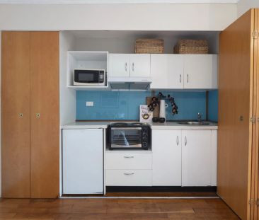 Studio apartment with balcony and parking - Photo 2