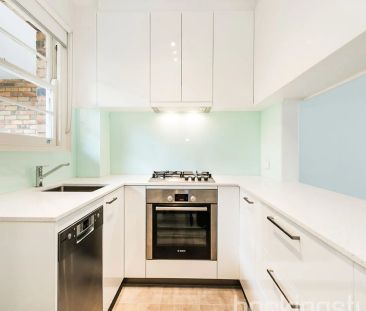 Beachside beauty - Photo 1