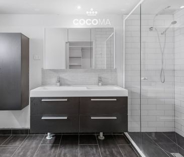 Modern Family Comfort in a Prime Cheltenham Location - Photo 4