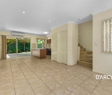 Fabulous Town House in Central Ashgrove - Photo 1