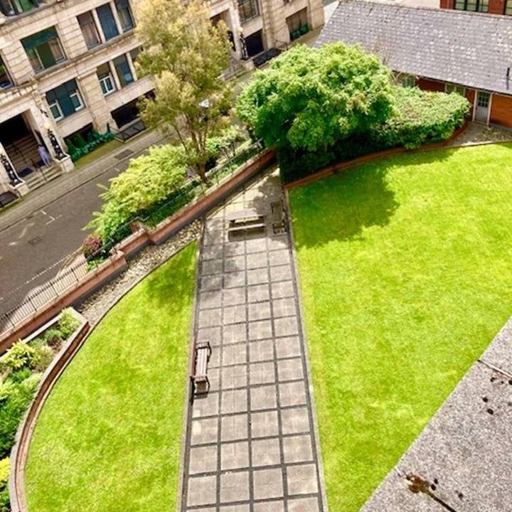 1 Bed Flat, Venice Court, M1 - Photo 1