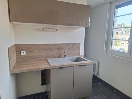 Location Appartement 3 pièces 70m² LISIEUX 14100 - Photo 3