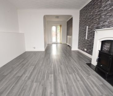 3 Bedroom Semi-Detached House - Photo 1