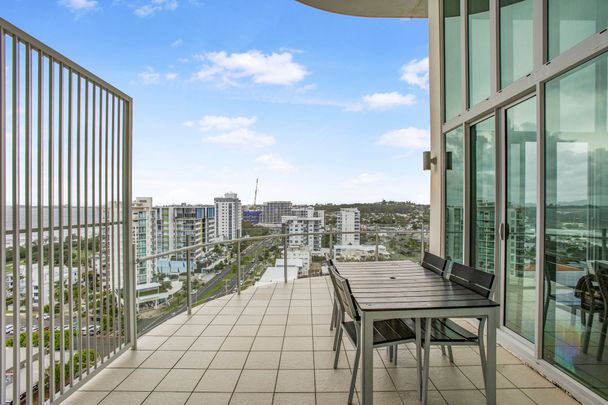 Luxurious Multi-Level Penthouse with Private Rooftop Jacuzzi & Panoramic Views - Photo 1