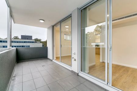 Modern North-Facing Apartment in Prime Gordon Location - Photo 3