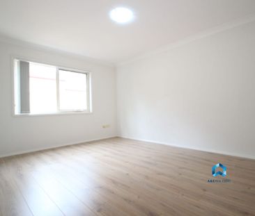 DRESSED TO IMPRESS - Photo 2