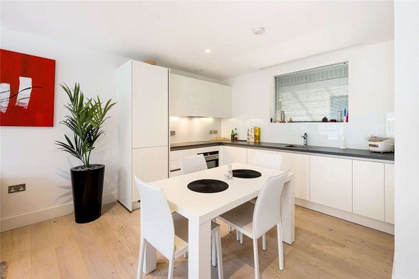 A fantastic one bedroom apartment situated on the second floor of an award-winning contemporary development in Ladbroke Grove - Photo 1