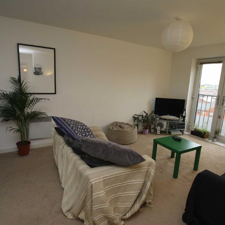 Quantum, Piccadilly, M1 - Photo 1