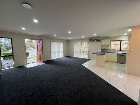 Spacious Family Living - Photo 5