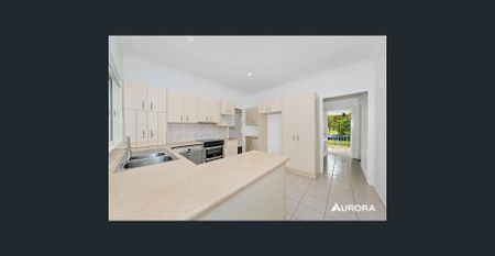 Modern Comfort Meets Convenience – Spacious Family Home in Prime Stafford Location - Photo 4