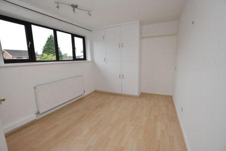 4 bedroom detached house to rent - Photo 4