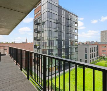 Gemeubeld hoekappartement met terrassen te huur voor 1 jaar – inclu... - Photo 1