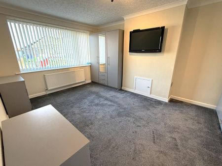 2 bedroom semi-detached bungalow to rent - Photo 4