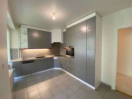 Appartement de 5 pièces avec balcons à Malagnou - Photo 2