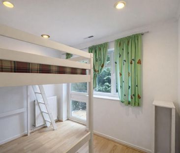 5 bedroom detached house to rent - Photo 3