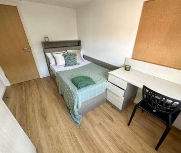 Mount Pleasant, L3 - Photo 2