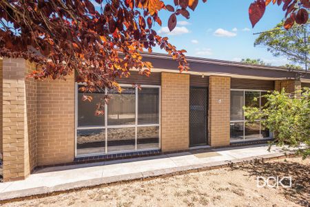 2/6 Mijuda Court Kennington VIC - Photo 4