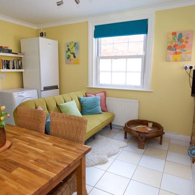 1 bedroom in a house share to rent - Photo 1