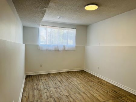 For Lease - 1448 Outlet Drive Unit# 2, Oshawa, Ontario - Photo 2