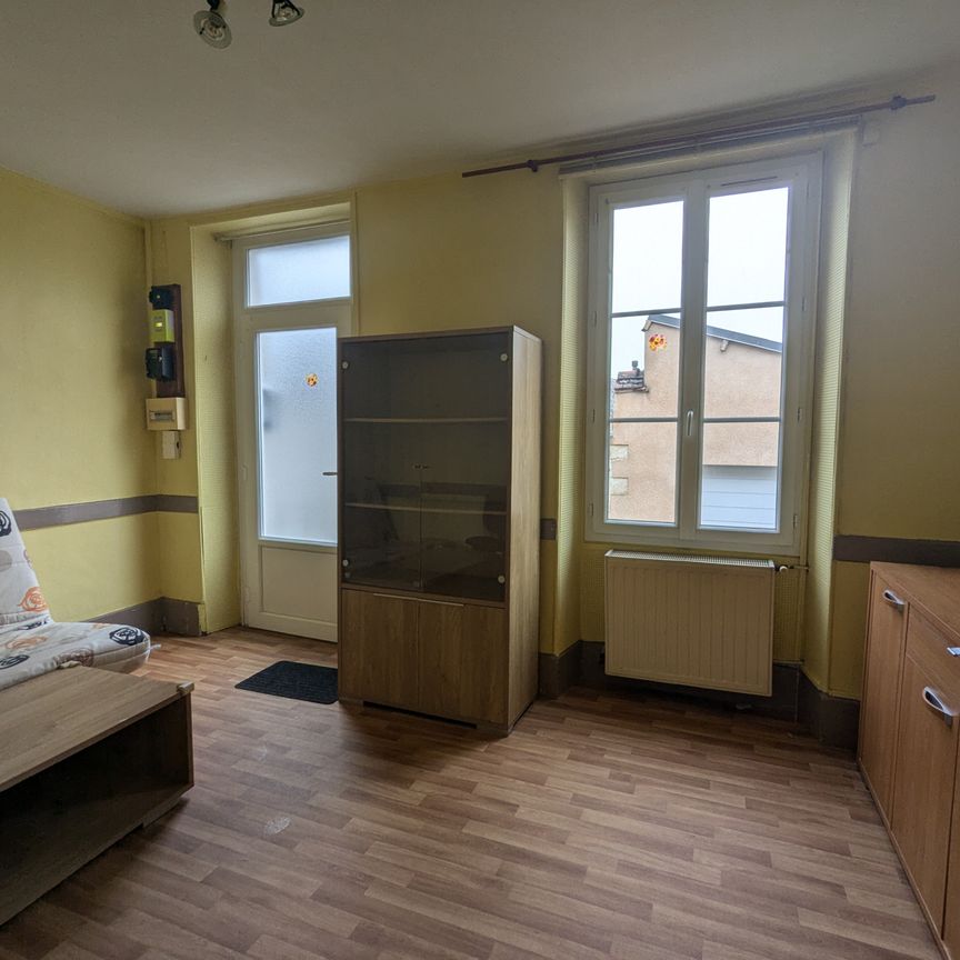 Location Appartement 2 pièces 30m² ISSOUDUN 36100 - Photo 1