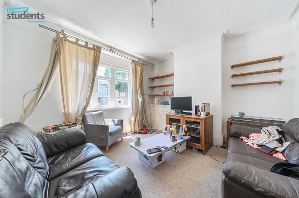 6 bedroom terraced house to rent - Photo 1