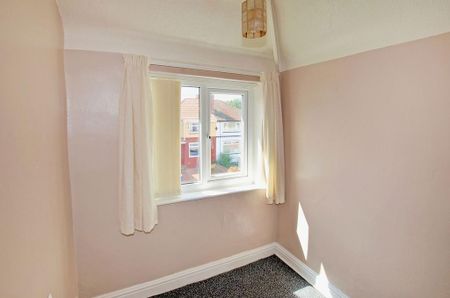 3 bedroom semi-detached house to rent - Photo 4
