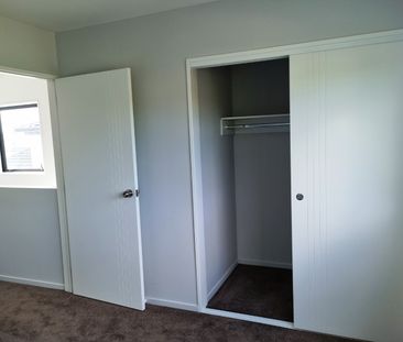 New Townhouse 3bdrm/2bthrm/garage - Photo 6