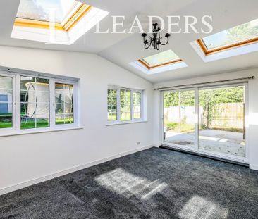 4 bedroom semi-detached to rent Forest End, Waterlooville - Photo 3