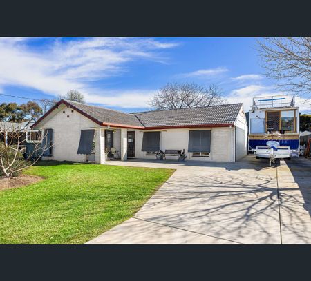 9 Lonergan Place, East Wagga Wagga, NSW 2650 - Photo 3
