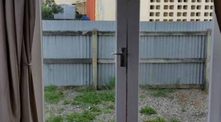 CAMERON CRES - 2 BDRMS $420 P/W - Photo 5