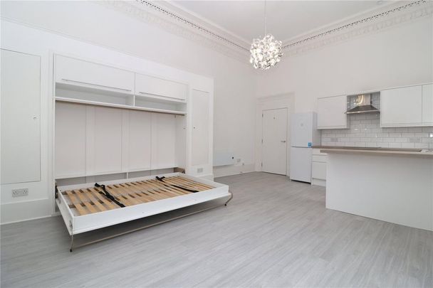 Studio to rent - Photo 1