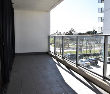 Modern Apartment in a Prime Location - Photo 4